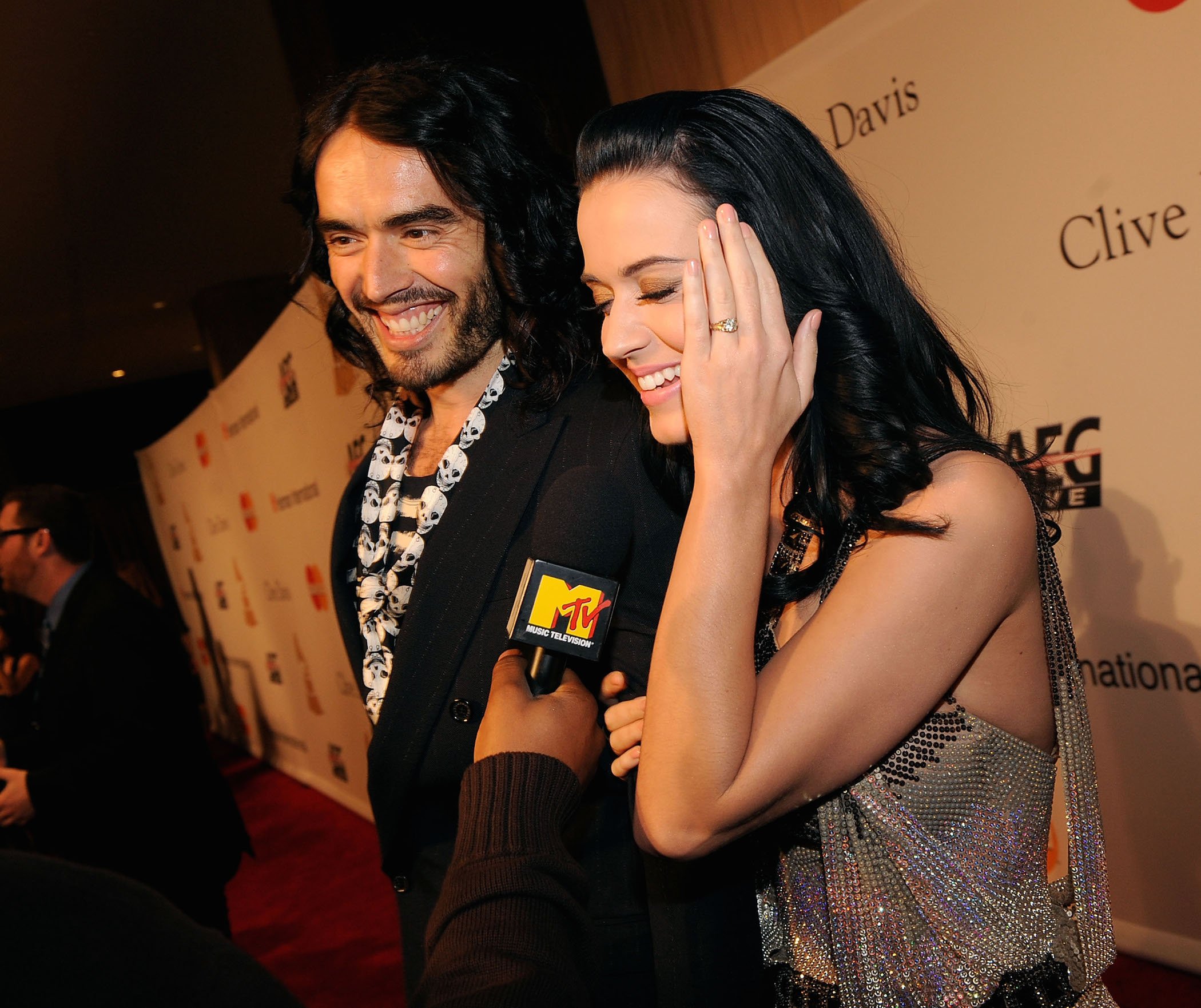 Russell Brand and Katy Perry arrive at the 52nd Annual Grammy Awards
